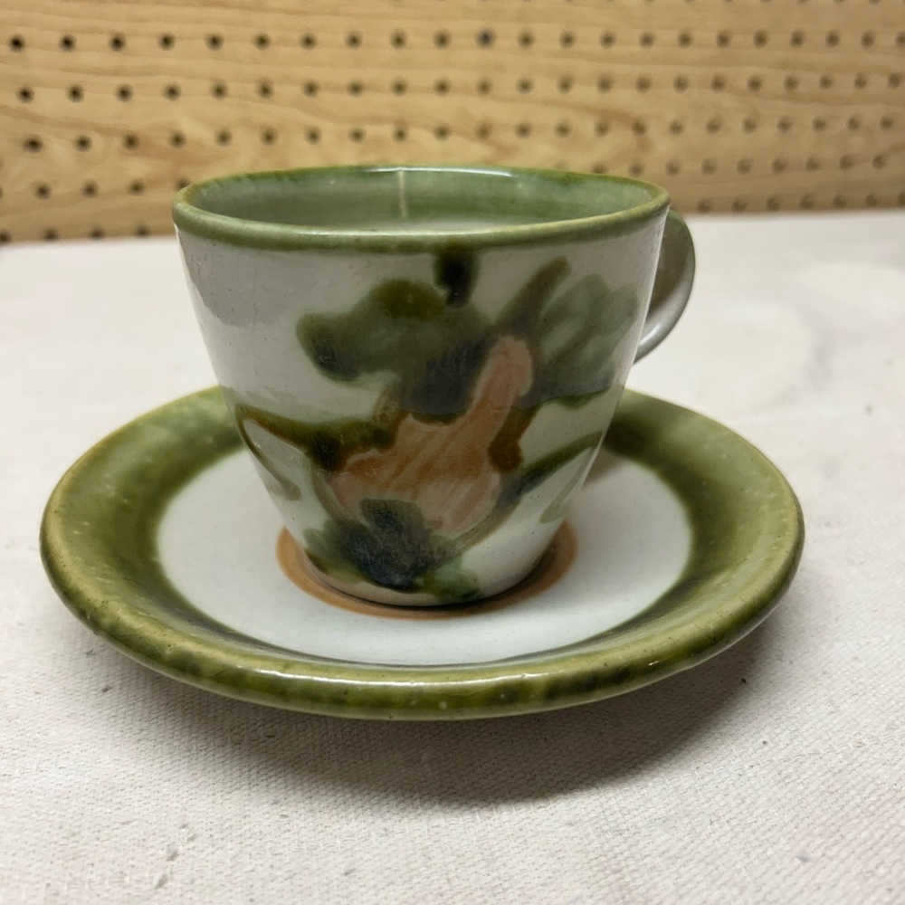 Louisville Stoneware  John B Taylor 6 Oz Coffee Cup And Saucer Pear Set